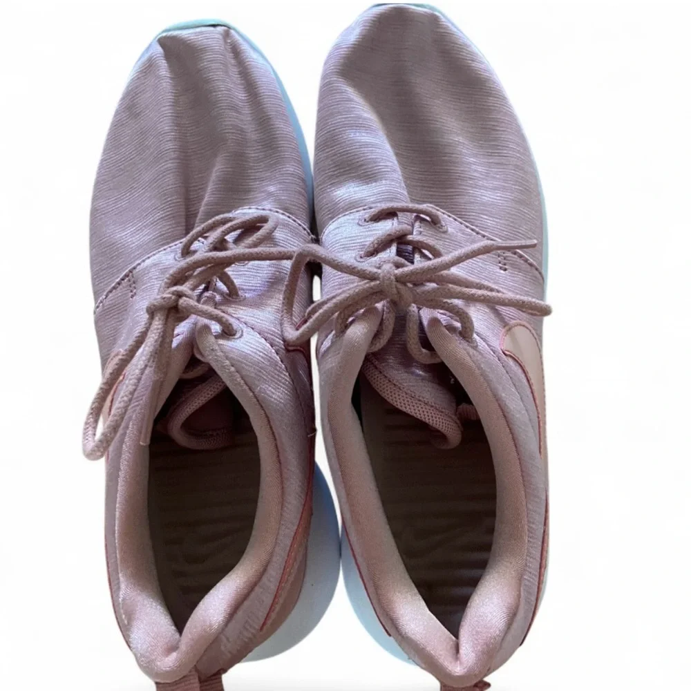 Nike Roshe One Pink Shimmer Women's‎ Trainer Shoes Size 7.5 EUC